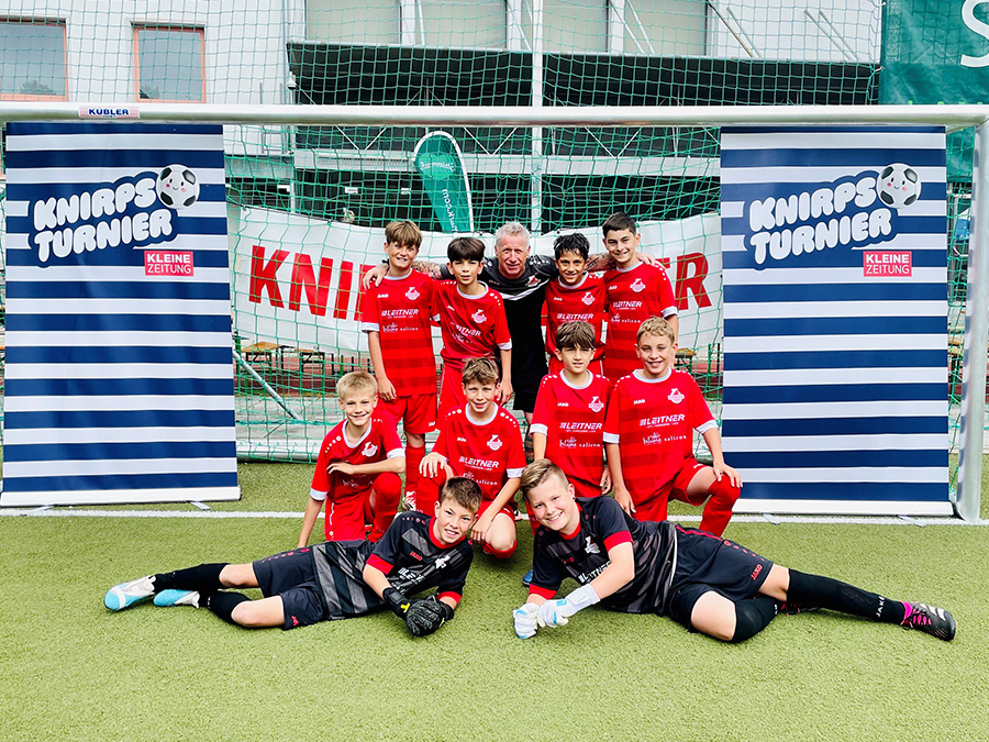 Im Halbfinale kämpften die Mannschaften um den Einzug ins Finale.